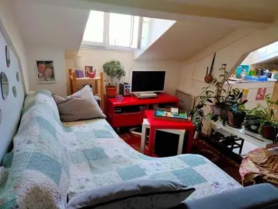 Télévision ou salle de divertissement dans l'établissement Charmant 2 pièces Clichy Levallois