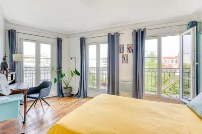 Un ou plusieurs lits dans un hébergement de l'établissement Stunning Apartment 2br + balcony + nice view