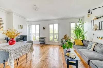 Coin salon dans l'établissement Stunning Apartment 2br + balcony + nice view