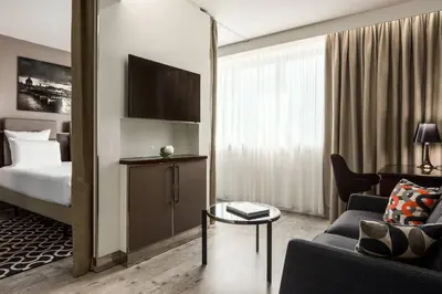 Télévision ou salle de divertissement dans l'établissement AC Hotel Paris Porte Maillot by Marriott
