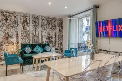 Coin salon dans l'établissement Appartement spacieux et lumineux à Montorgueil
