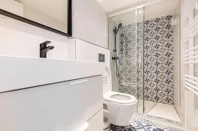 Salle de bains dans l'établissement GuestReady - Bel Appartement Le Marais
