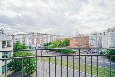 Vue générale sur Paris ou vue de la ville depuis l'appartement