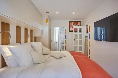 Plan de l'établissement SaintGermainByCecile - Luxueux 2 pièces AC Bianca