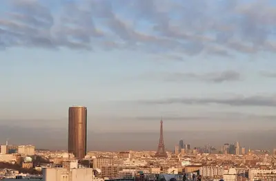 Vue générale sur Paris ou vue de la ville depuis l'appartement