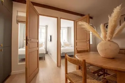 Salle de bains dans l'établissement Sentier Historical Center II Luxury Design Apartment 3BR-8P