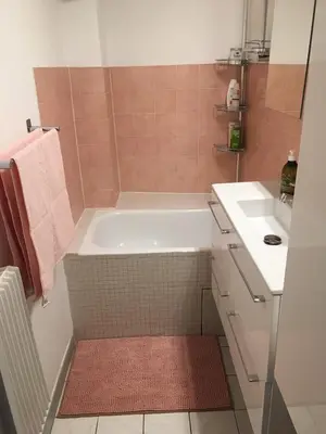 Salle de bains dans l'établissement Paris, au bord du Canal Saint Martin