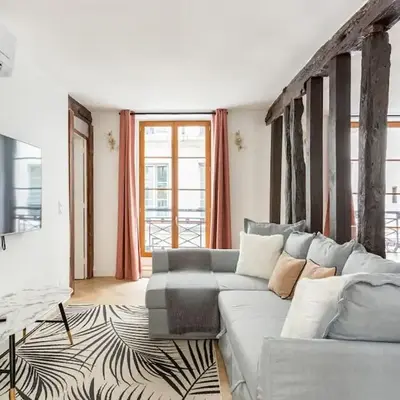 SophieStay - Contemporary Apt- King Size Bed