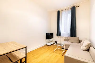Télévision ou salle de divertissement dans l'établissement GuestReady - Chic retreat in Clichy