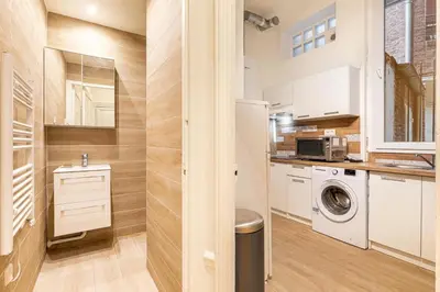 Cuisine ou kitchenette dans l'établissement GuestReady - Chic retreat in Clichy