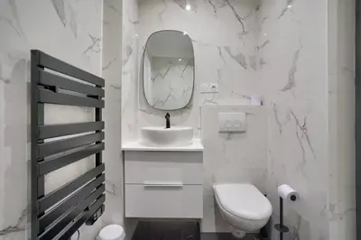 Salle de bains dans l'établissement Magnifique appartement proche Tour Eiffel