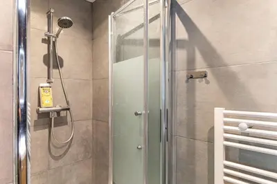 Salle de bains dans l'établissement GuestReady - Apt de Charme près de la Tour Eiffel