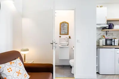 Cuisine ou kitchenette dans l'établissement GuestReady - Charming Getaway in Le Marais