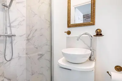 Salle de bains dans l'établissement GuestReady - Charming Getaway in Le Marais
