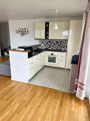 Cuisine ou kitchenette dans l'établissement Magnifique Appart. spacieux 8P/ Défense-Courbevoie