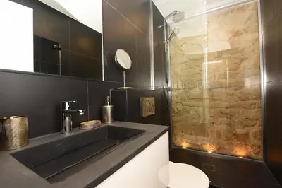 Salle de bains dans l'établissement Cosy flat - Saint germain