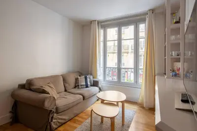 Coin salon dans l'établissement Goujon - Cozy apartment in Nation-Picpus neighborhood