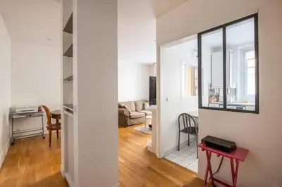 Coin salon dans l'établissement Goujon - Cozy apartment in Nation-Picpus neighborhood
