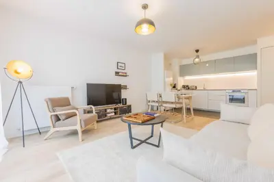 Cuisine ou kitchenette dans l'établissement Modern apartment - 2BR-5P - Puces de Saint-Ouen