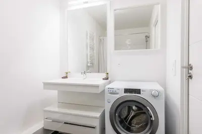 Salle de bains dans l'établissement Modern apartment - 2BR-5P - Puces de Saint-Ouen