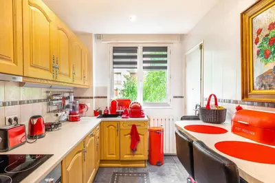 Cuisine ou kitchenette dans l'établissement GuestReady - Séjour de Charme à Neuilly