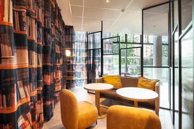 Coin salon dans l'établissement B&B HOTEL Paris Porte des Lilas