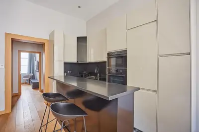 Cuisine ou kitchenette dans l'établissement Apartment Ile Saint Louis by Studio prestige