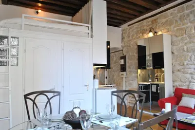 Coin salon dans l'établissement Authentic Apartment Marais