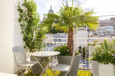 Balcon ou terrasse dans l'établissement GuestReady - Paris Charm with Montmartre View