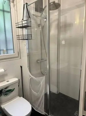 Salle de bains dans l'établissement Charmant 3 pièces Champs-Elysées, Ternes, Porte Maillot, 17ème