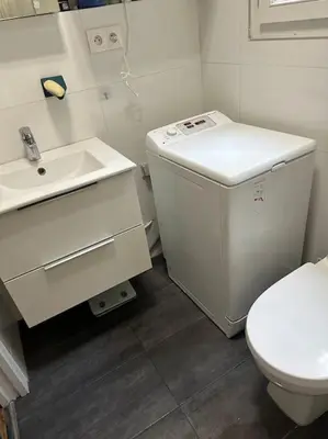 Salle de bains dans l'établissement Charmant 3 pièces Champs-Elysées, Ternes, Porte Maillot, 17ème