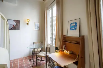 Plan de l'établissement Centrally located duplex Notre Dame