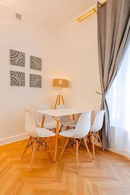Plan de l'établissement Loft à 2 pas des Champs Elysées et de la Défense!