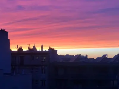 Lever ou coucher de soleil vu de l'appartement ou à proximité