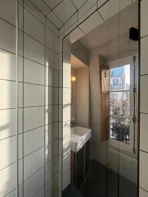 Salle de bains dans l'établissement Famous parisian designer's pied-à-terre in Le Marais
