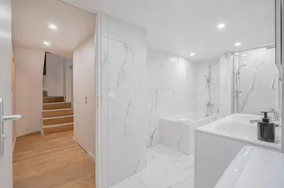Salle de bains dans l'établissement Résidence Le Belleville