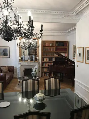 Coin salon dans l'établissement Appartement 3 chambres Jardin du Luxembourg