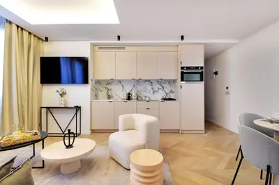 Cuisine ou kitchenette dans l'établissement Cosy apartment 2BR-6P Champs Elysées