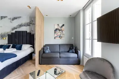 Un ou plusieurs lits dans un hébergement de l'établissement Neuilly/Paris :Magnifique appartement 4P