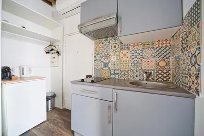 Cuisine ou kitchenette dans l'établissement Clery 31