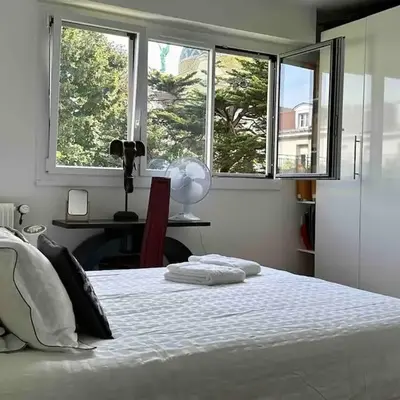 Private bedrooms near Eiffel Tower