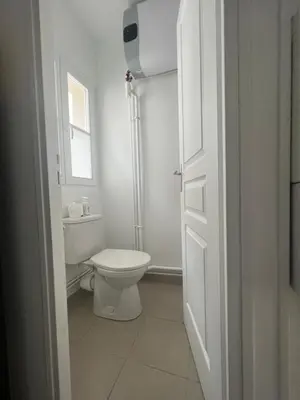 Salle de bains dans l'établissement Charming 1 Bedroom Marais Hideaway - FB17A