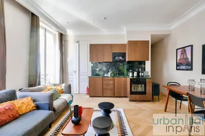 Cuisine ou kitchenette dans l'établissement 141 - Beautiful Flat Triangle d Or Champs Elysees