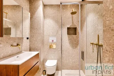 Salle de bains dans l'établissement 141 - Beautiful Flat Triangle d Or Champs Elysees