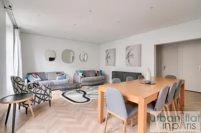 Coin salon dans l'établissement 127 - Spacious 4BR in Montorgueil
