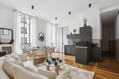 Coin salon dans l'établissement Champs Elysées luxury 3 bed room