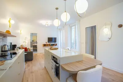Cuisine ou kitchenette dans l'établissement Montmartre Rochechouart - 1 Bed Apt Sleeps 2