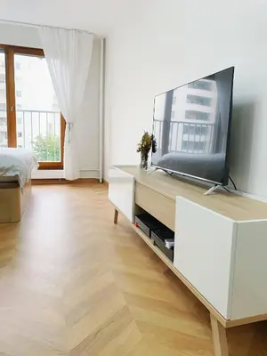 Télévision ou salle de divertissement dans l'établissement Chez les deux garçons