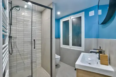 Salle de bains dans l'établissement Magnifique appartement pour 6 - Montorgueil