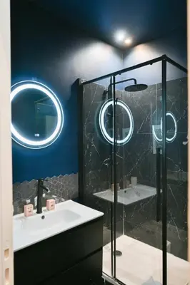 Salle de bains dans l'établissement Le Marais Pl de la Bastille 3BD 3BTH for 10 guests